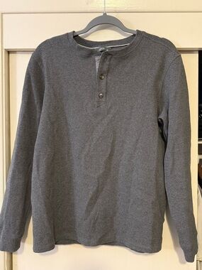 Classic Men's Long-Sleeve Henley in Charcoal Gray